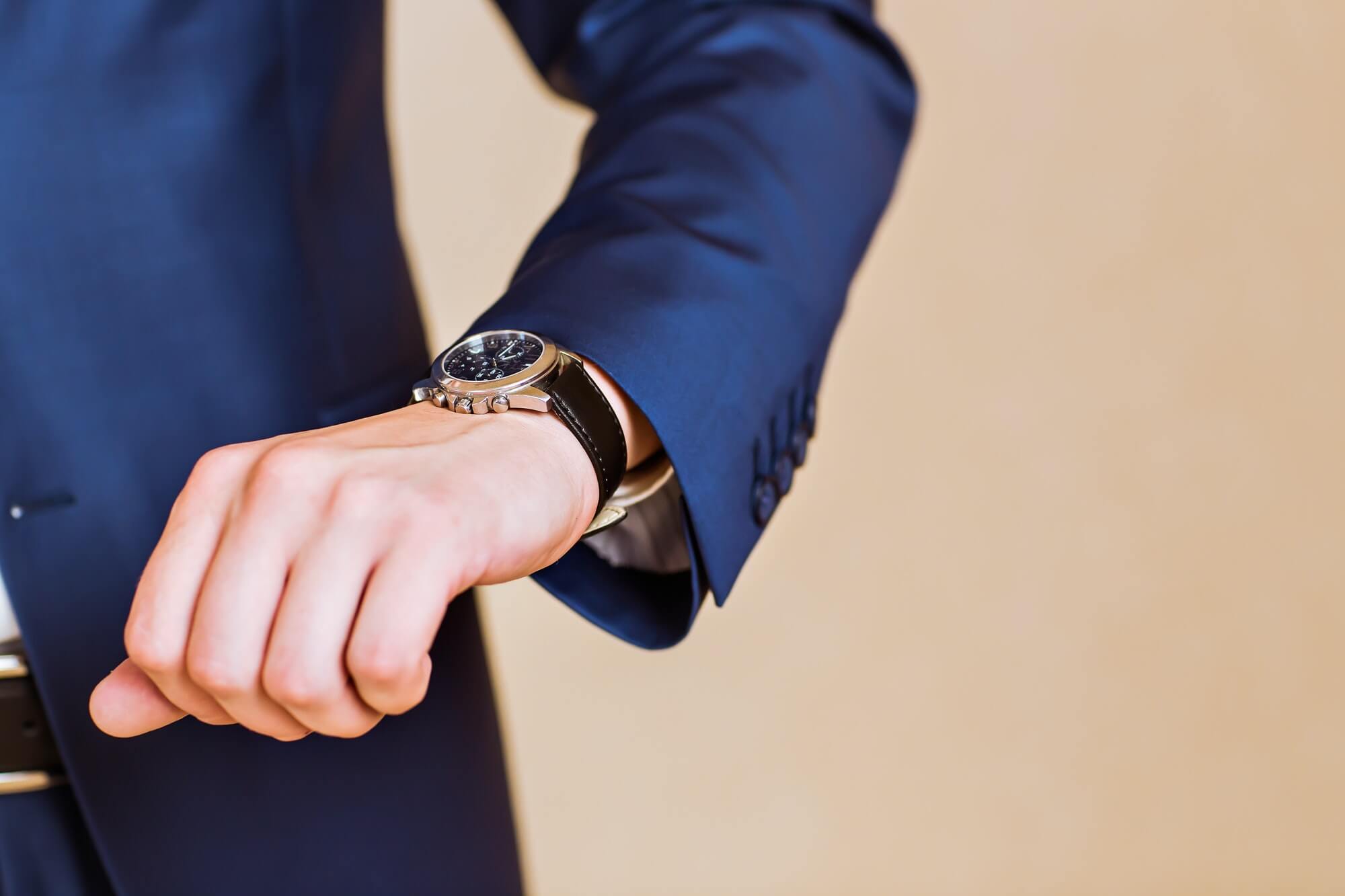 men-s-hand-with-a-watch-1-1.jpg men-s-hand-with-a-watch-1-1.jpg